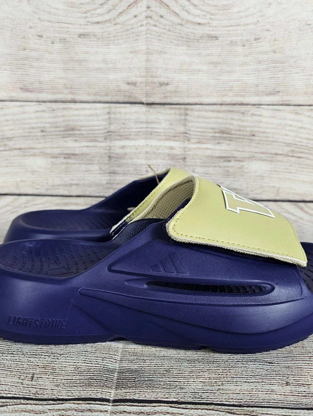 Adidas Lightblaze Men's Purple Washington Huskies Slip On Sandals IH7123 Size 6